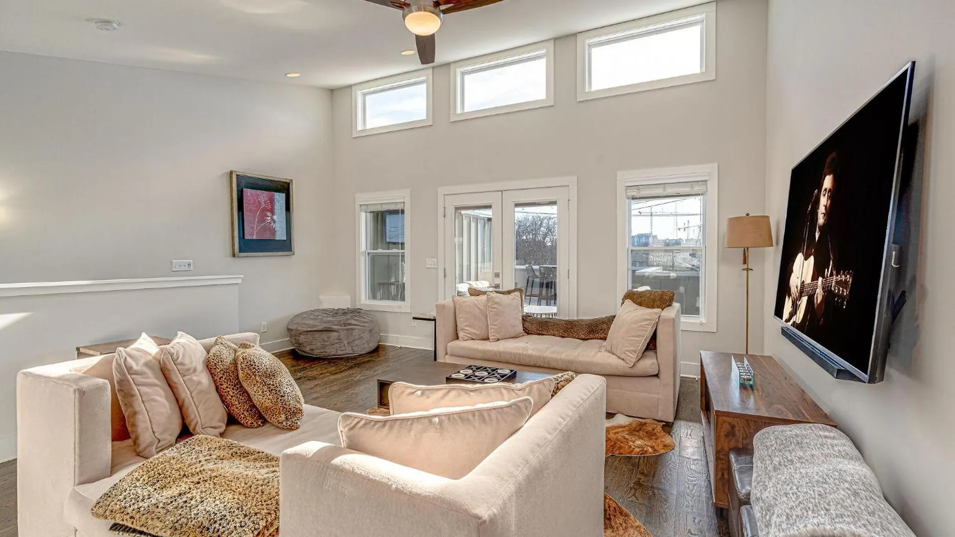 Cultured Coach - Music Row - Mins To Downtown Villa Nashville